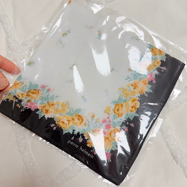 피에르 발망 플라워 패턴 스카프 손수건
