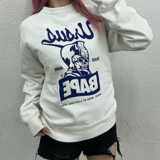 베이프 트레이드 마크 화이트 맨투맨 L ( 무신사 33만원대 완판 제품 