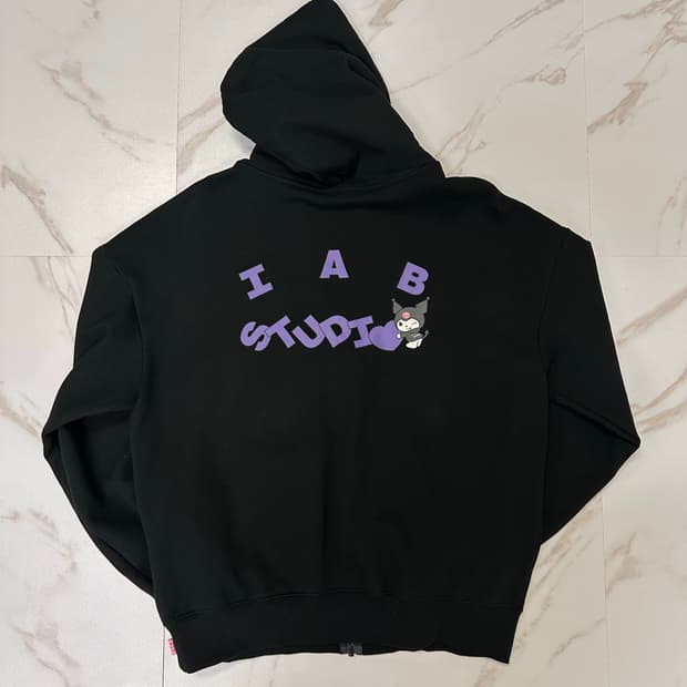 (L)아이앱스튜디오 쿠로미 후드집업 블랙