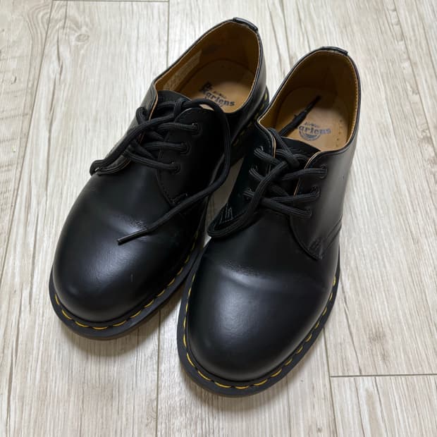 닥터마틴 1461 3홀 스무스 240