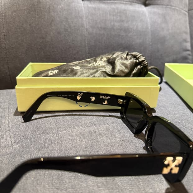 오프화이트 the sun 선글라스