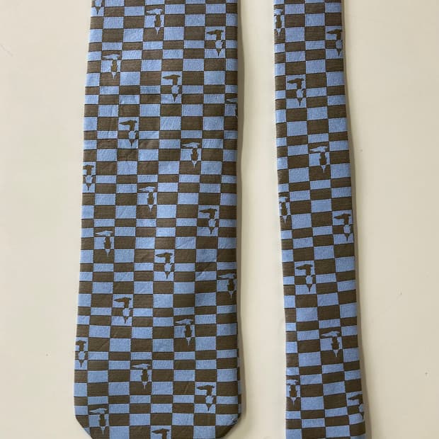 트루사르디 넥타이