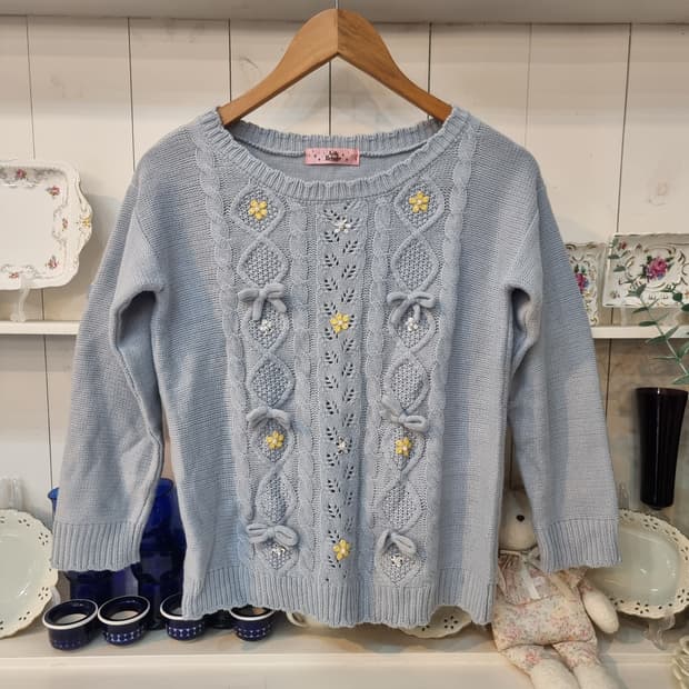 Ank Rouge 앙크루즈플라워 비즈 리본 꽈배기 니트