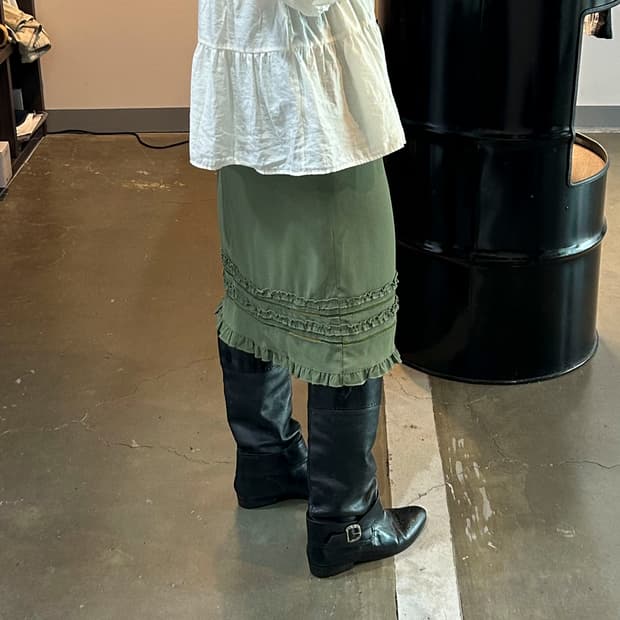 프릴디테일 미디 스커트