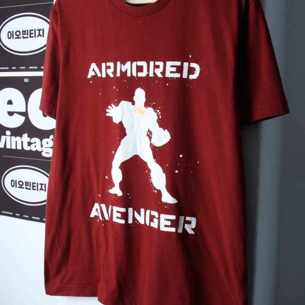 (L-XL) 유니클로 반팔 티셔츠 마블 협업 브라운 한정판-H36797