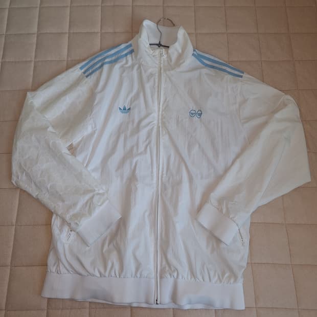 아디다스 크루키드 바람막이