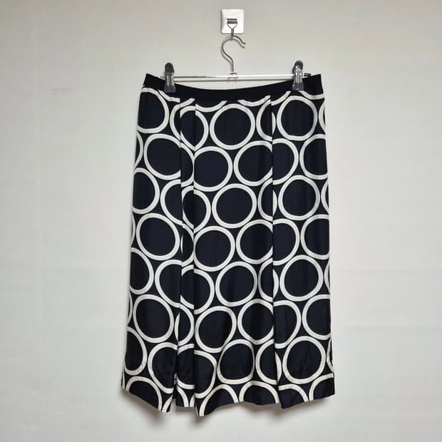 에스카다Escada 원 패턴 실크 미디 스커트 36사이즈 P-143
