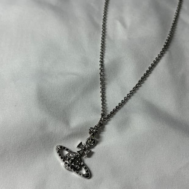 Vivienn Westwood Pendant Silver