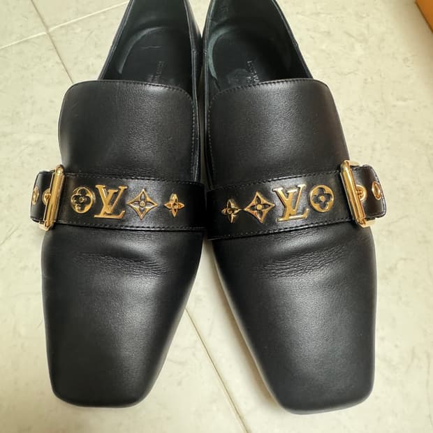 루이비통 여성 로퍼