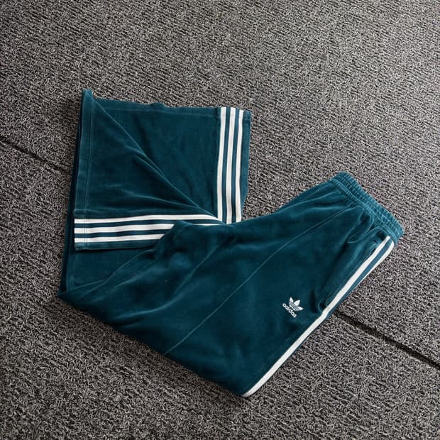 아디다스 리버티 런던 음각 벨벳 트랙 팬츠 2980