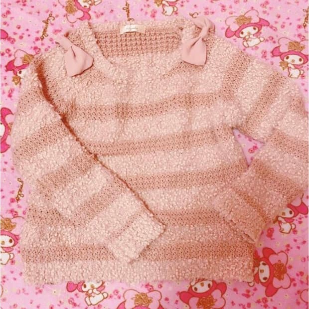 리즈멜로 숄더리본 니트