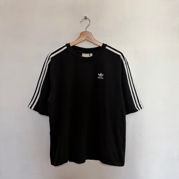 아디다스 오버사이즈티