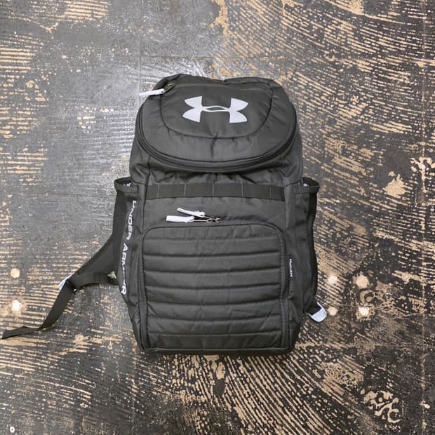 언더아머 블랙 백팩 
