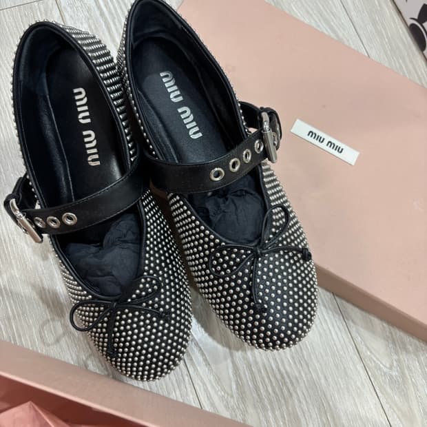미우미우 발레리나 플랫슈즈 스터드 메리제인