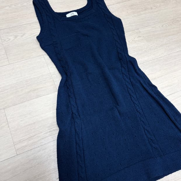 히프나틱 제스핀 펀칭 니트 원피스 네이비 free