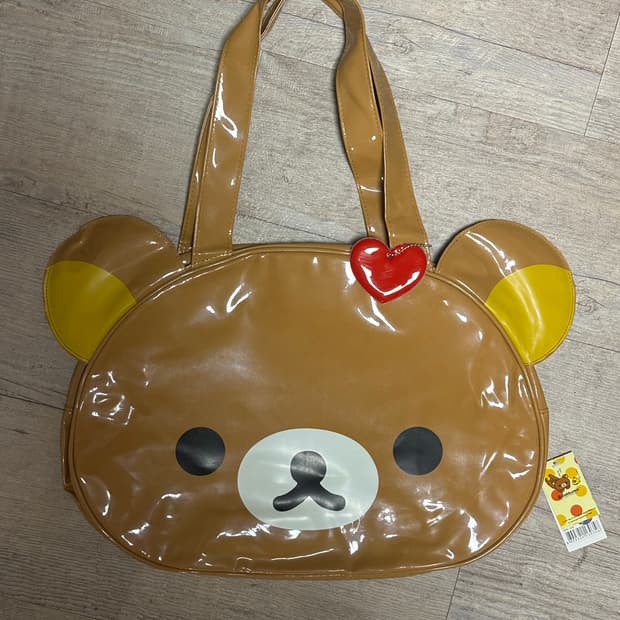 리락쿠마 페이스 에나멜 숄더 가방