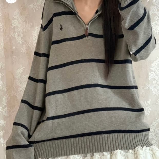 폴로 회색 스트라이프 반집업 니트