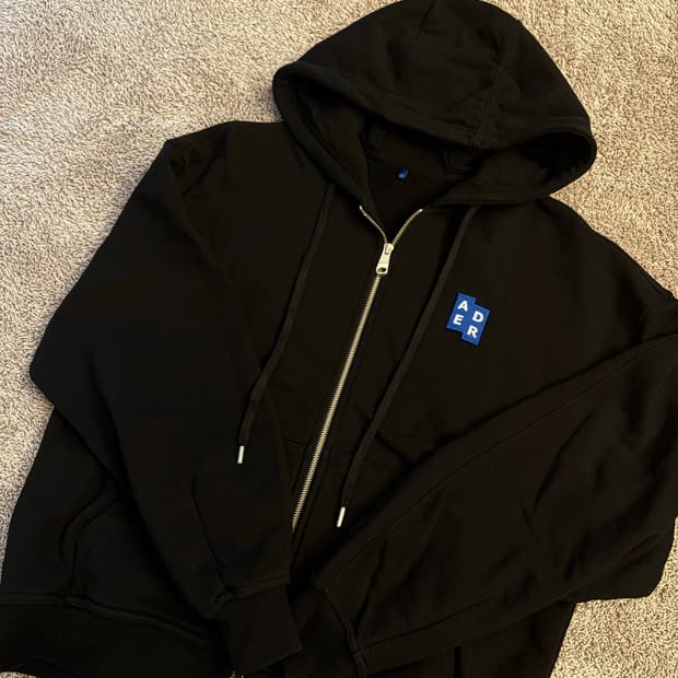 아더에러 시그니피컨트 TRS/BL 태그 후드 집업