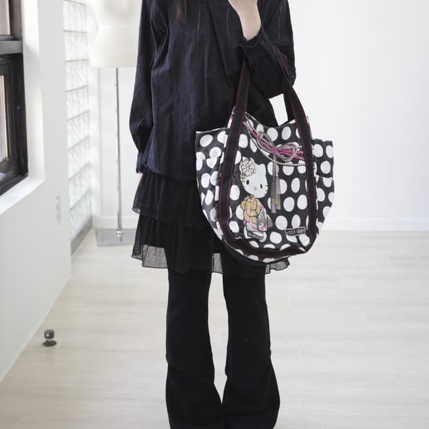 Black minimum blouse