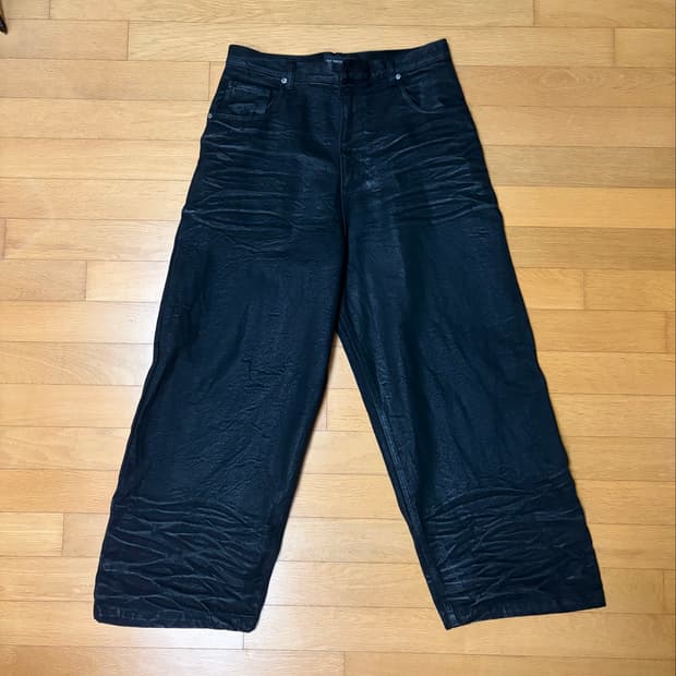 써저리 bone cutting wide burnished pants