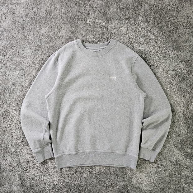 STUSSY 맨투맨