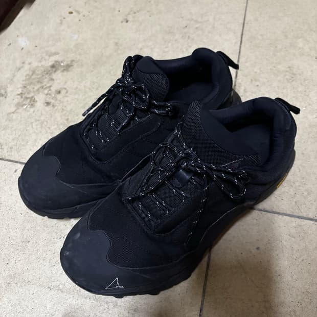 로아 하이킹 카타리나 블랙 43