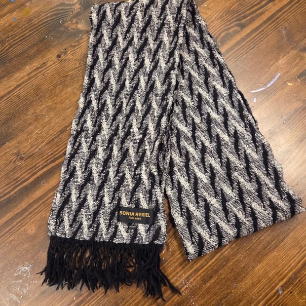 소니아 리키엘 머플러