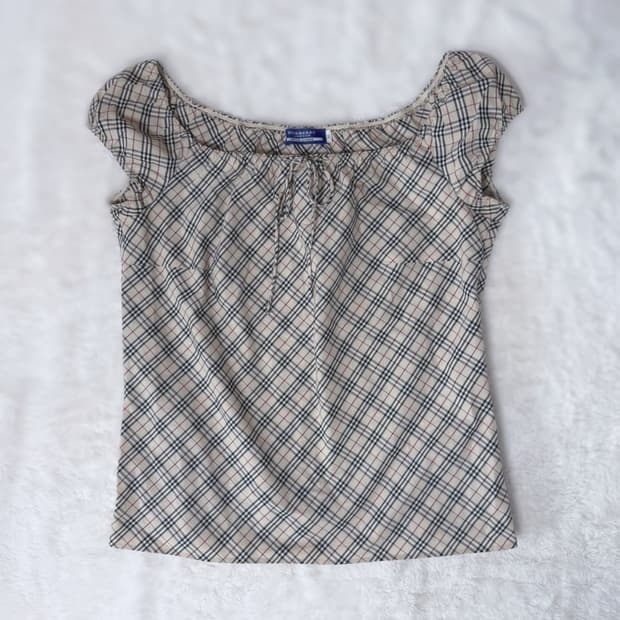 Burberry 블루라벨 대장템 노바체크 퍼프 블라우스 ≽^•⩊•^≼