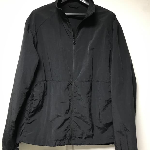 에잇세컨즈 타슬란 바람막이 L사이즈 블랙