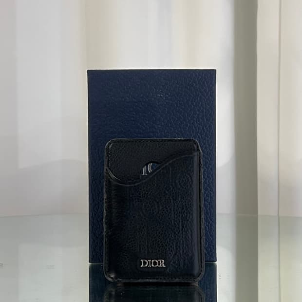 디올 그래피티 맥세이프 카드지갑 