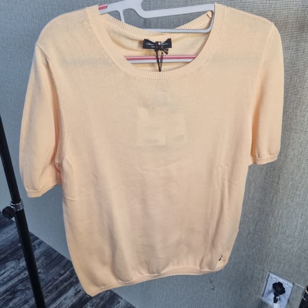 새제품 이태리 명품 브랜드 안드레모리스
면 100% 반팔니트