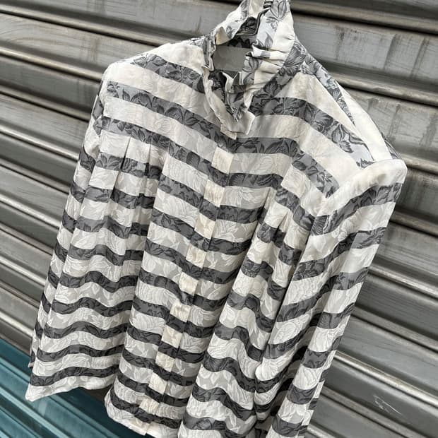 90s Christian Dior 플라워패턴 플리츠 카라 실크 셔츠