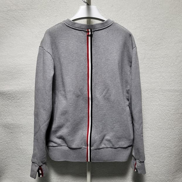 [백화점판] 3 / 톰브라운 백삼선 맨투맨