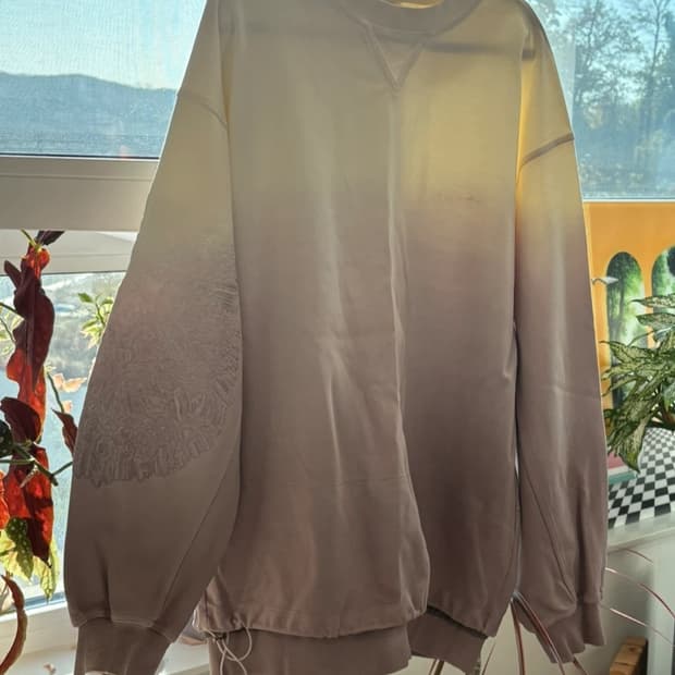 송지오 그라데이션 맨투맨 100