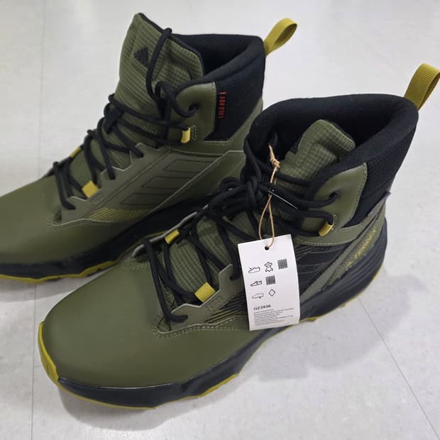 [새상품]아디다스 테렉스 하이킹 부츠 올리브 그린 GZ3936 295