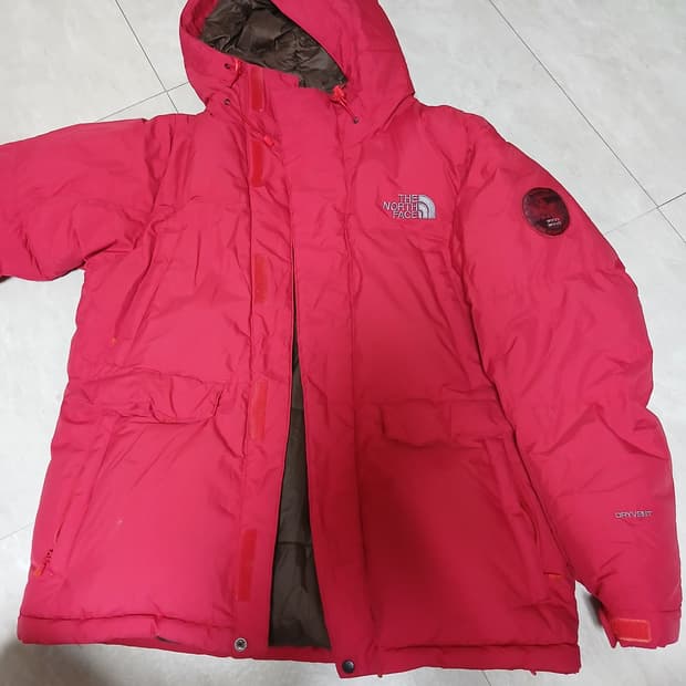 노스페이스 VOSTOK 다운 패딩 (레드)