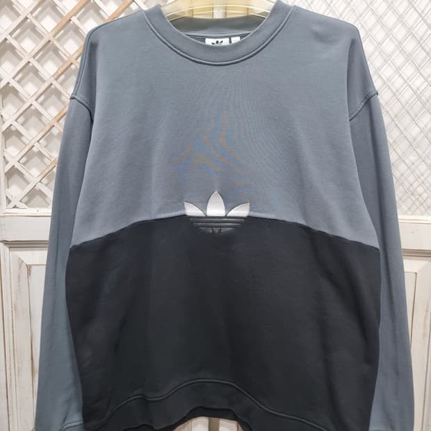 아디다스 맨투맨 (C703