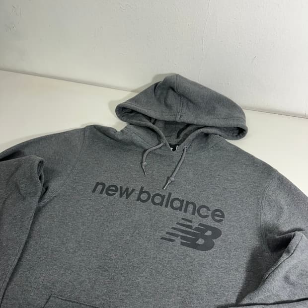 .L 뉴발란스 차콜 로고 후드티