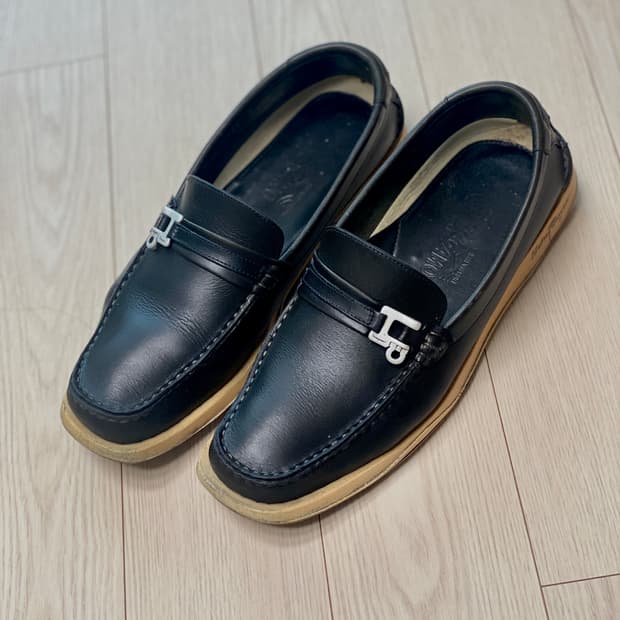 페라가모 여성용 가죽 보트슈즈 네이비 245~250mm사이즈