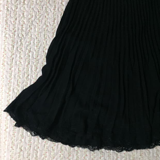 Vintage lace midi skirt