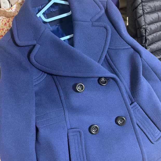 블루 숏 코트