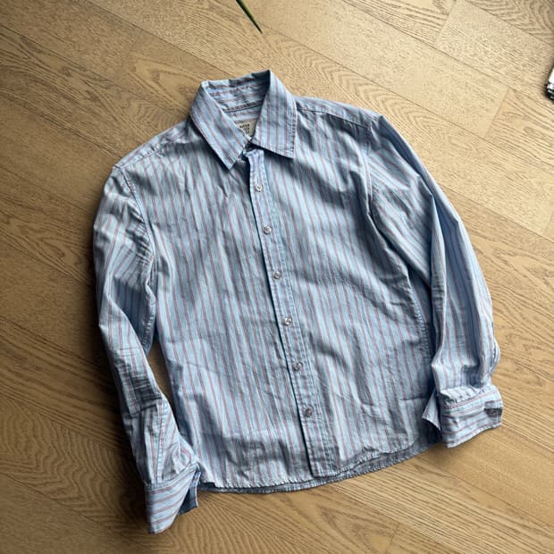 마리암나사르자데 셔츠 