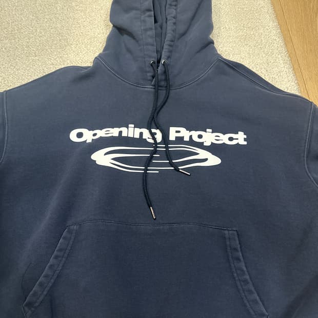 오프닝프로젝트 네이비 후드티팝니다