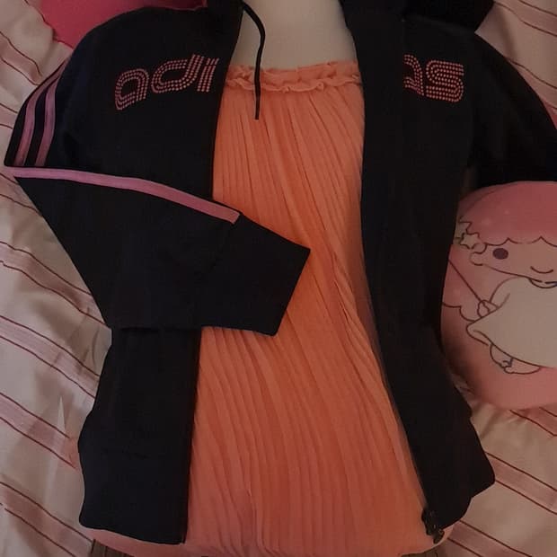 히메갸루 딸기우유 블라우스