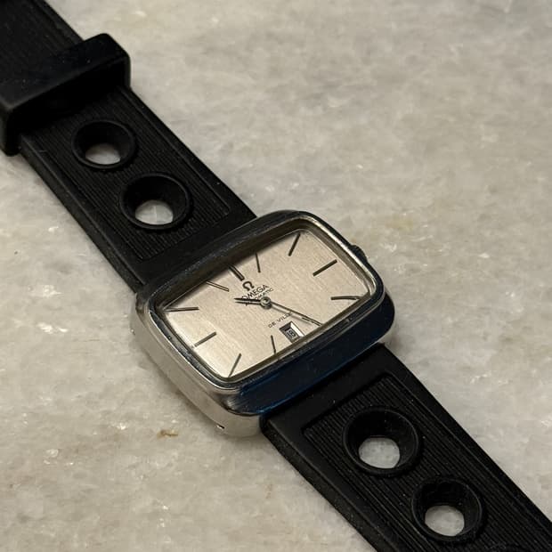 오메가 드빌 TV 데이트