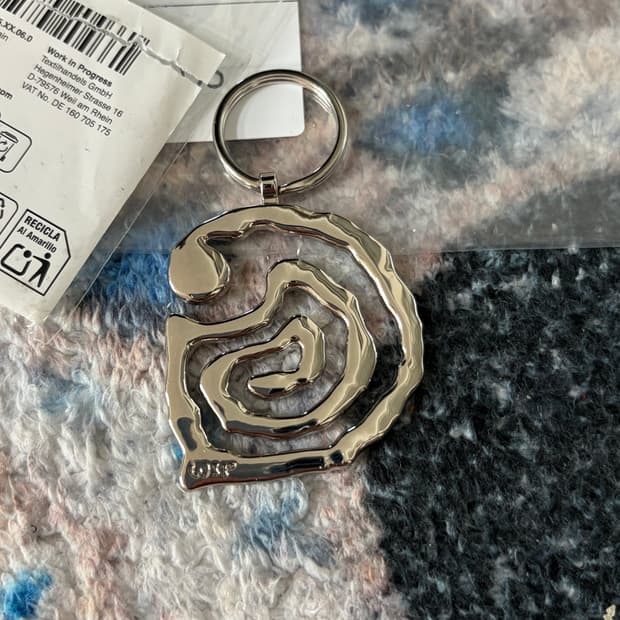 칼하트 wip 로고키링