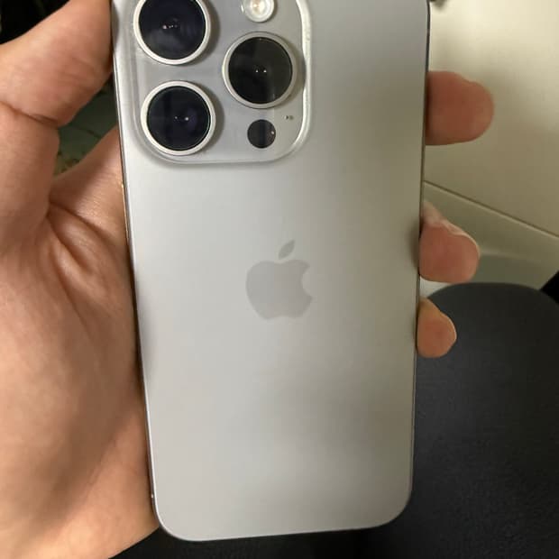 아이폰 15 Pro 내추럴 티타늄