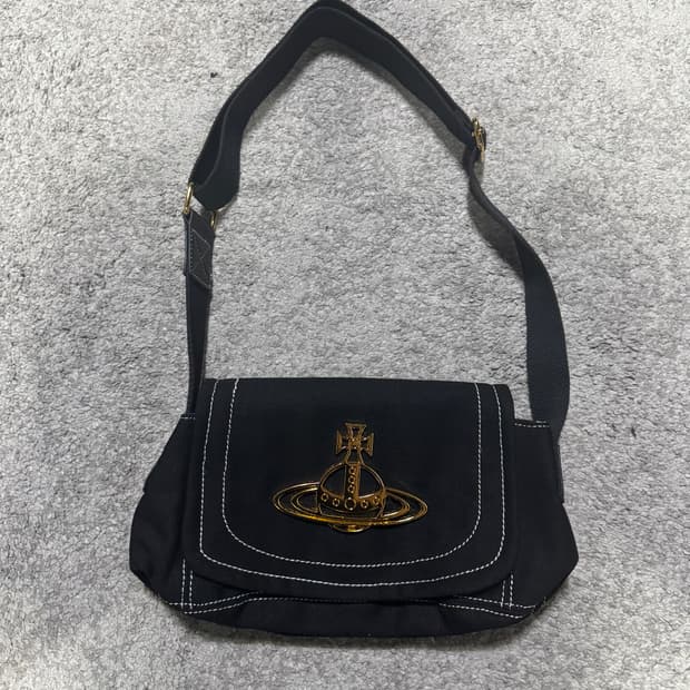 비비안웨스트우드 크로스백