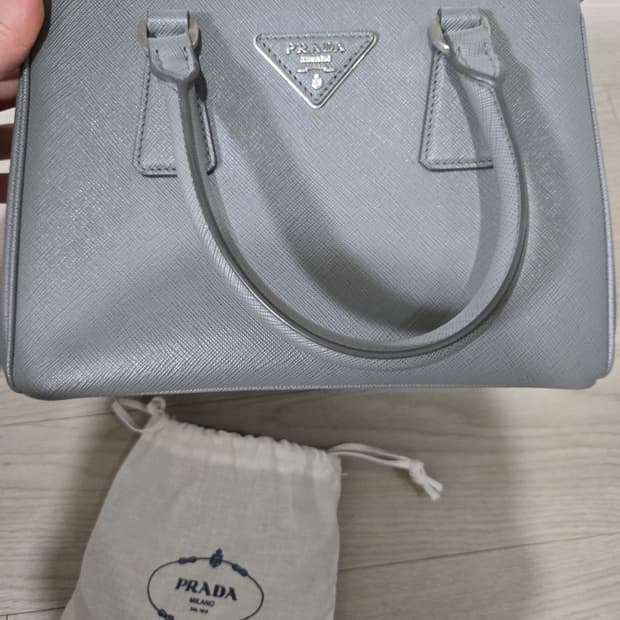 프라다 사피아노 토트백 스몰 그레이