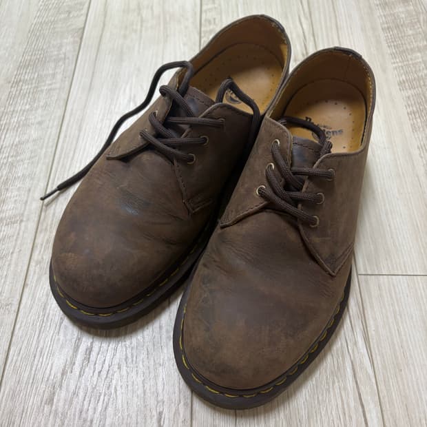 닥터마틴 1461 3홀 크레이지홀스 250